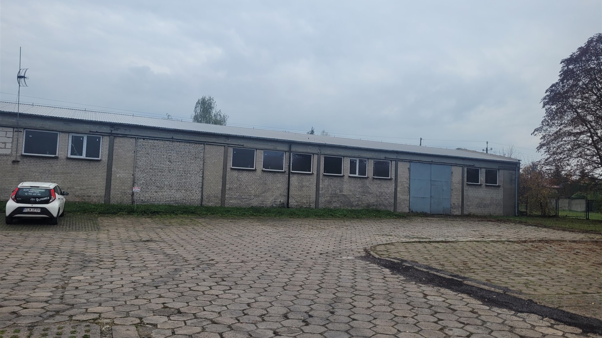 Hala na sprzedaż