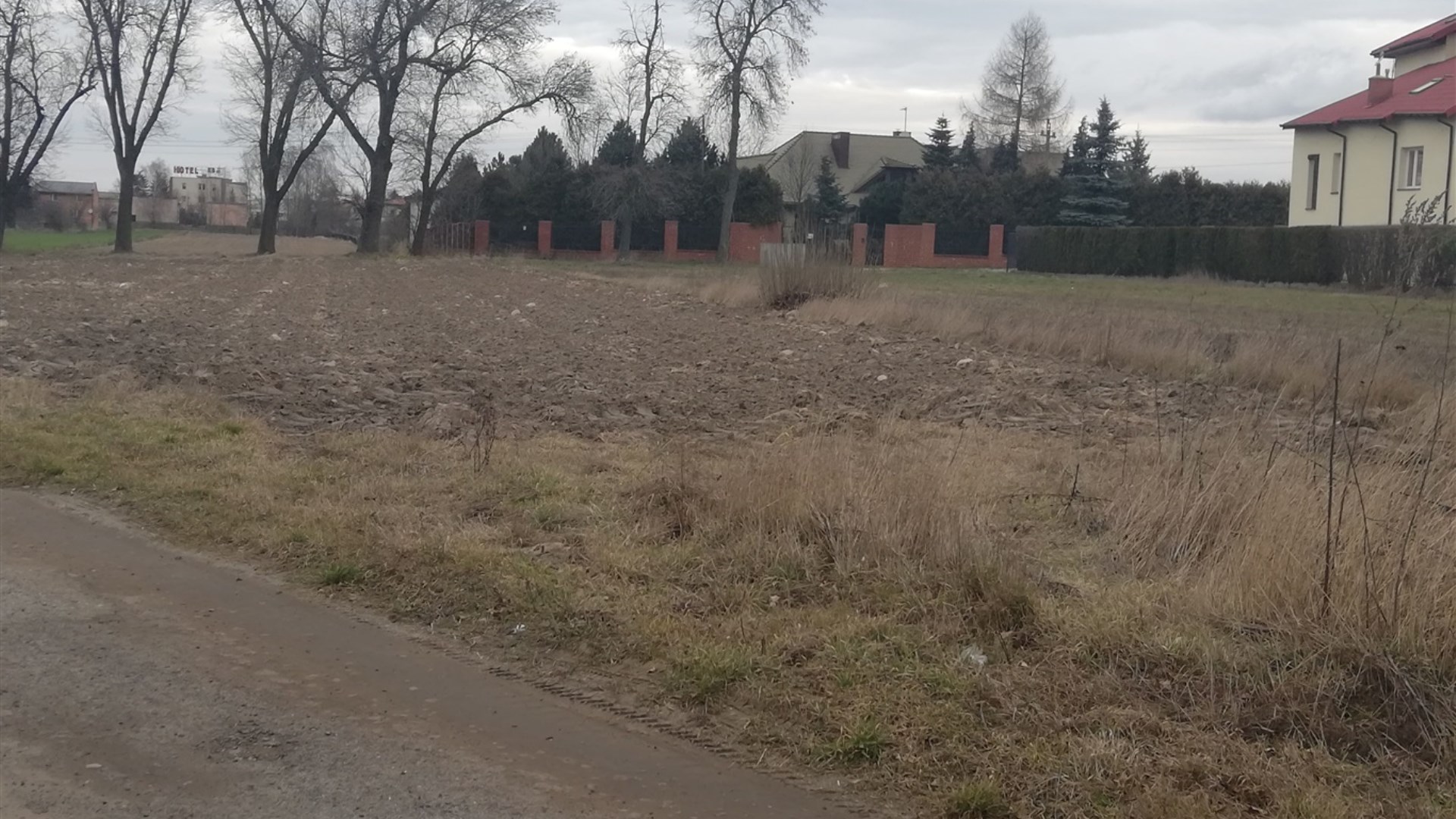Działka na sprzedaż