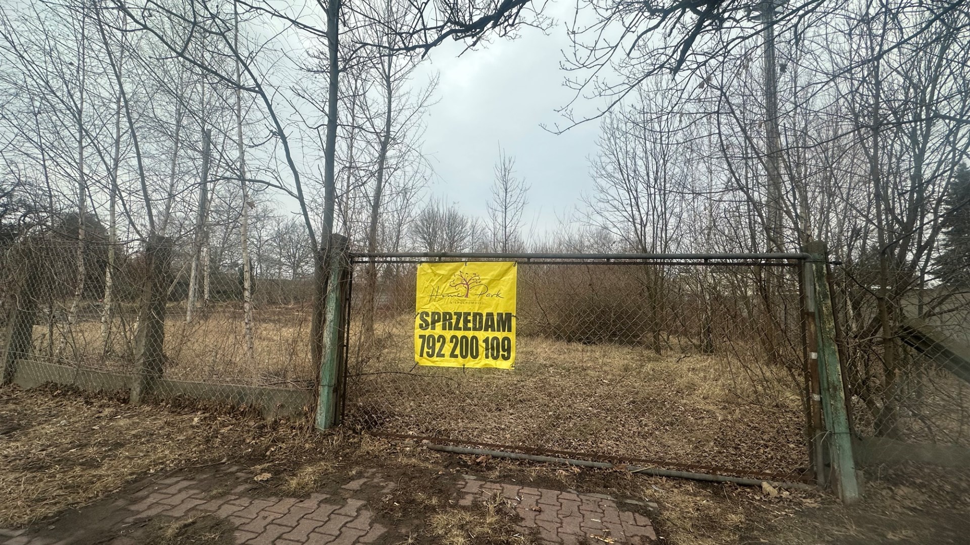 Działka na sprzedaż