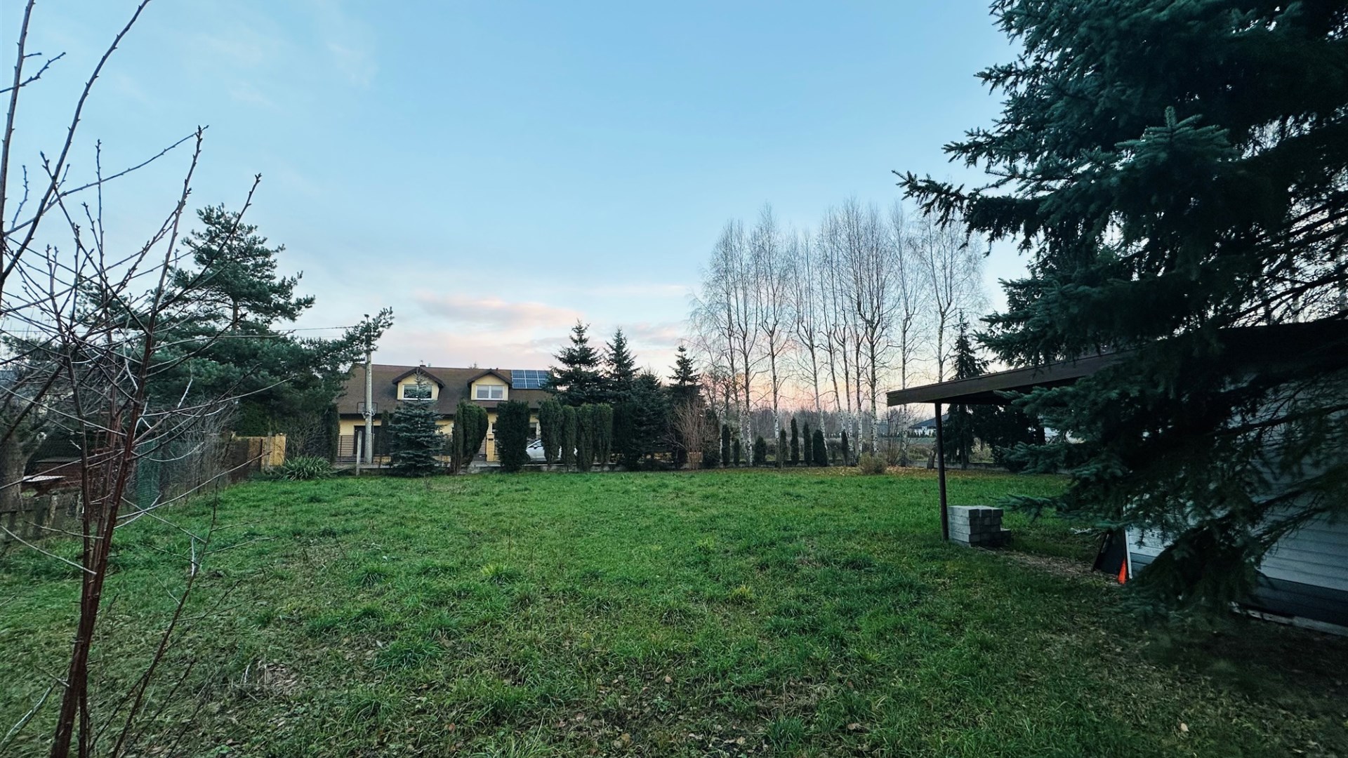 Działka na sprzedaż